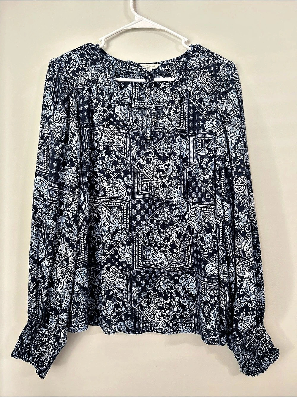 Lucky Brand Blouse L Navy Blue Paisley Bandana Tie Neck Long Sleeve Peasant Boho